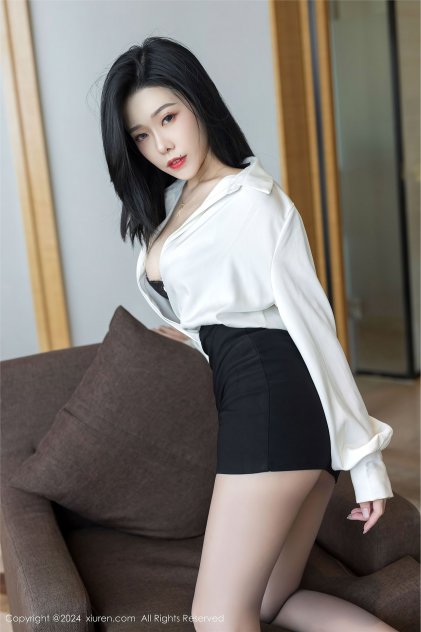 丁香五月中午激情海报